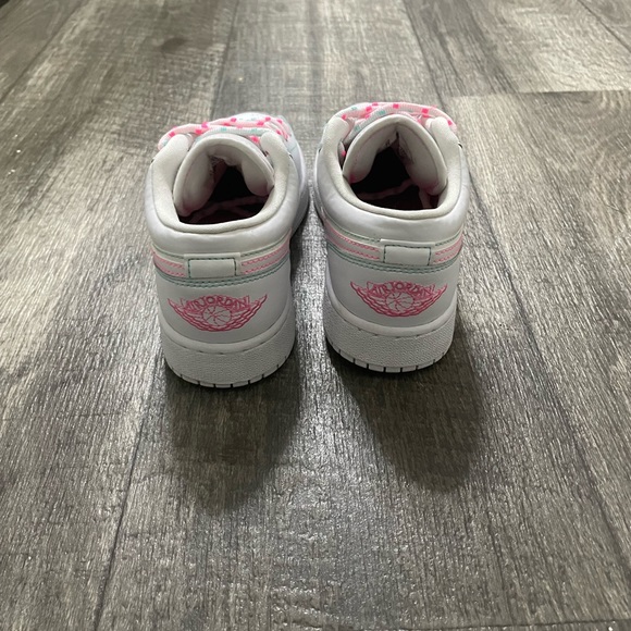 AIR JORDAN 1 LOW AURORA GREEN PINK GS - Girls youth- 4Y = 5.5 women - Picture 11 of 12